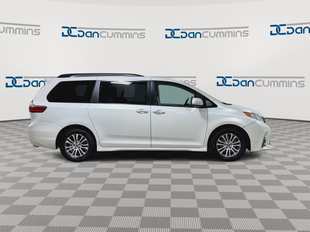 2018 Toyota Sienna XLE Auto Access Seat