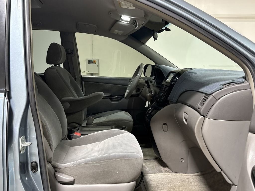 2005 Toyota Sienna CE