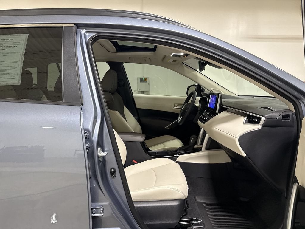 2024 Toyota Corolla Cross XLE