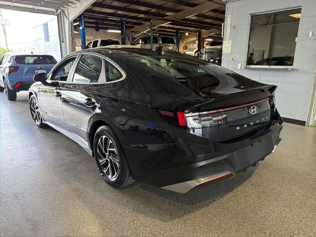 2026 Hyundai Sonata Hybrid Blue